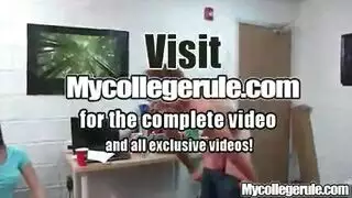 لص الملابس الداخلية في جلسة سريّة ساخنة