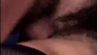 فتاة جذابة يتم إصبعها بواسطة عشيقتها