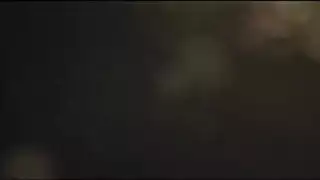 الأخت الممتلئة تدعو زوج أختها لتجربة ثلاثية صريحة