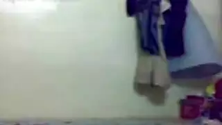 ولد يغري بنت عمه الممحونه