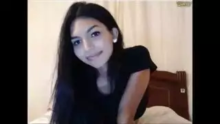 عاهرة زانية تأخذ عدة أعضاء في تدليك فوضوي