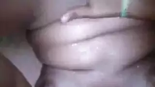 وظيفة جليسة الأطفال هي تفريغ خصي الأب، وليس مراقبة الأطفال