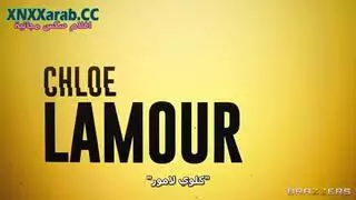 مدمنة اللياقة بحبال على بزازها تأخذ عدة قضبان