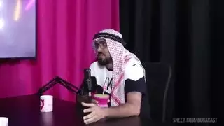 بنت تمارس العادة السريه وتقذف ماء كثير