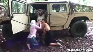 مص مزدوج عنيف مع نجمات إباحيات عربيات مثيرات