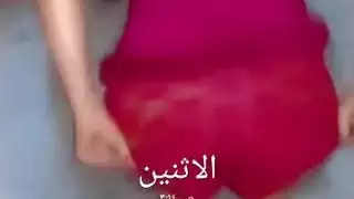 راقصة عربية تخلع ملابسها بالكامل كشف جسد رائع ومؤخرة ضخمة