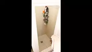 كاميرا مخفية تلتقط: نساء يستمنين في حمام الفندق