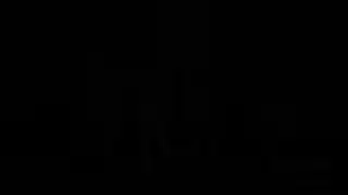 إهانة صريحة: فتيات رئيسات يستخدمن كعوبهن للسيطرة على شاب ممتلئ بقضيب صغير