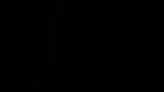 عاهرة مراهقة أنيقة تمارس الجنس بكس محلوق يقطر وهي ترتدي الكعب العالي