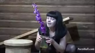 عاشقات سحاقيات يأكلن الكس في الخارج تحت وضح النهار