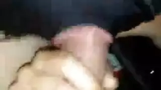 الموفّر يتخذ كل الإجراءات ليدفع عضوه الضخم بعمق