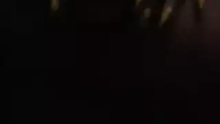 لقد ارتدت الجوارب بينما كانت مؤخرتها تُدمَّر