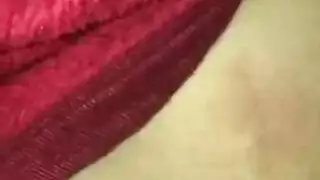 نايمه عند جارها الحزينه