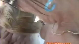  فرج المراهقة كيرا نوفا يتمدد بقضيب كبير لرجل أكبر سنًا