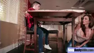 إستسلام الزوجة للإبن الممحون