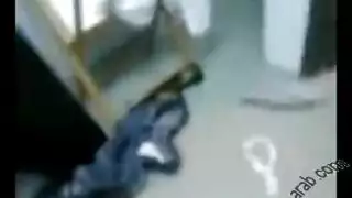 يقذف في كسها يخليها تحبل