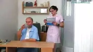 نبك مع ثلاثة بنات